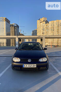 Универсал Volkswagen Golf 2003 в Киеве