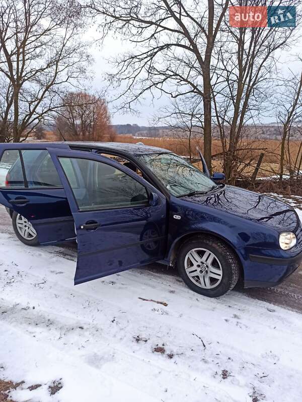 Хетчбек Volkswagen Golf 2001 в Тульчині