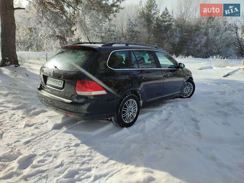 Универсал Volkswagen Golf 2008 в Конотопе