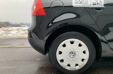 Хэтчбек Volkswagen Golf 2004 в Хусте