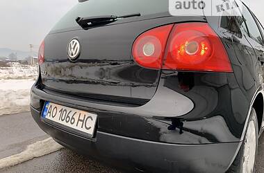 Хэтчбек Volkswagen Golf 2004 в Хусте