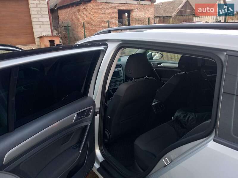 Універсал Volkswagen Golf 2015 в Львові