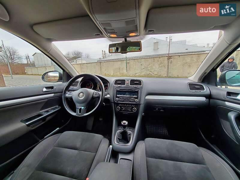 Универсал Volkswagen Golf 2012 в Стрые