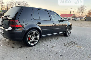 Хэтчбек Volkswagen Golf 1998 в 