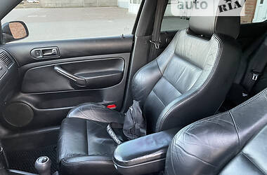 Хэтчбек Volkswagen Golf 1998 в 