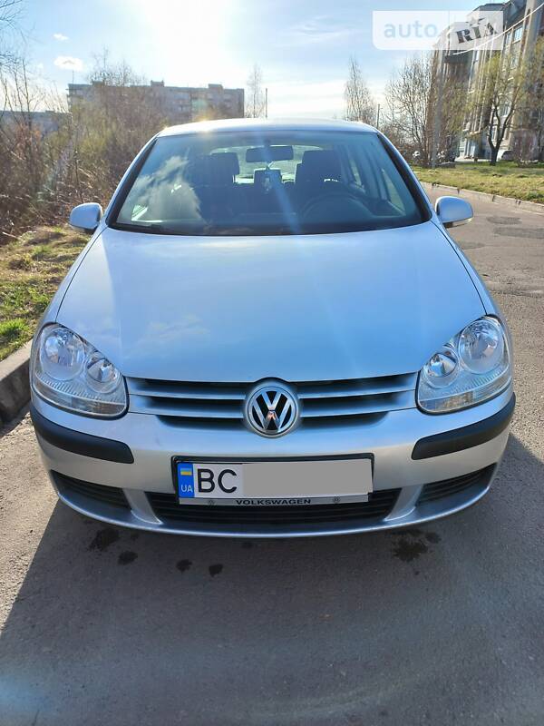 Хетчбек Volkswagen Golf 2006 в Шептицькому