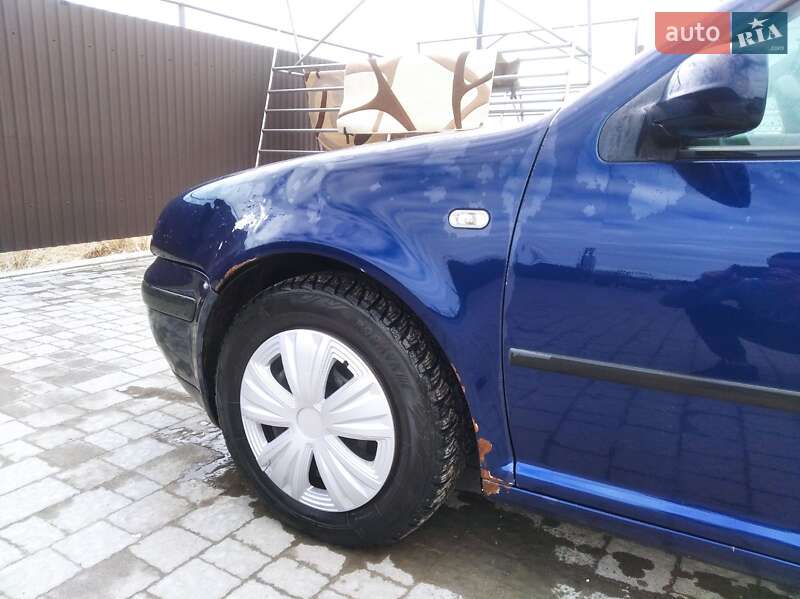 Хетчбек Volkswagen Golf 2001 в Теребовлі