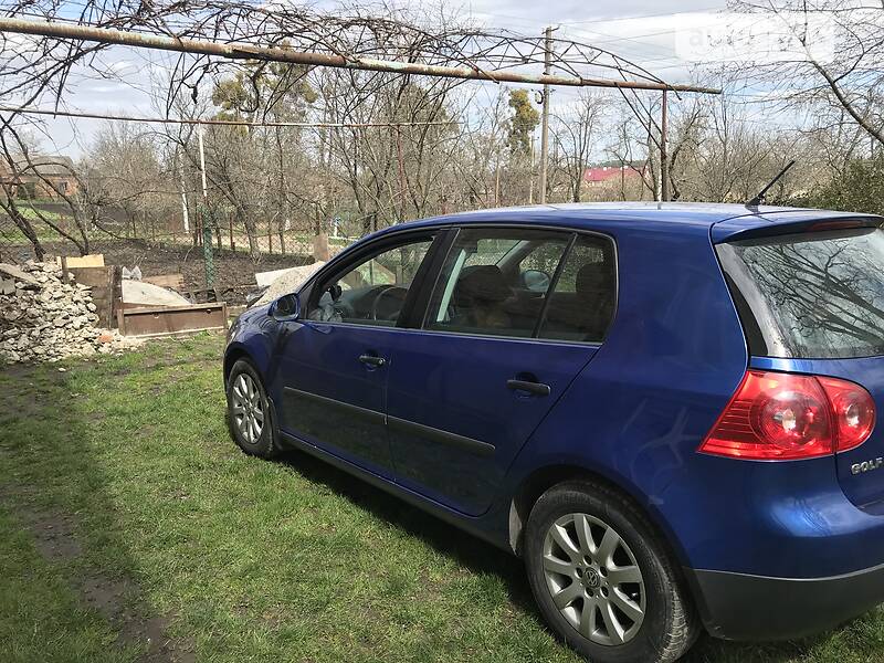 Хетчбек Volkswagen Golf 2005 в Львові