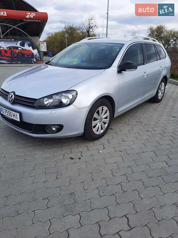Универсал Volkswagen Golf 2011 в Ужгороде