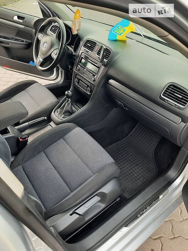 Универсал Volkswagen Golf 2011 в Ужгороде