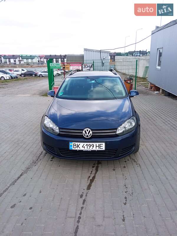 Универсал Volkswagen Golf 2010 в Гоще