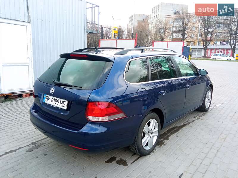 Универсал Volkswagen Golf 2010 в Гоще