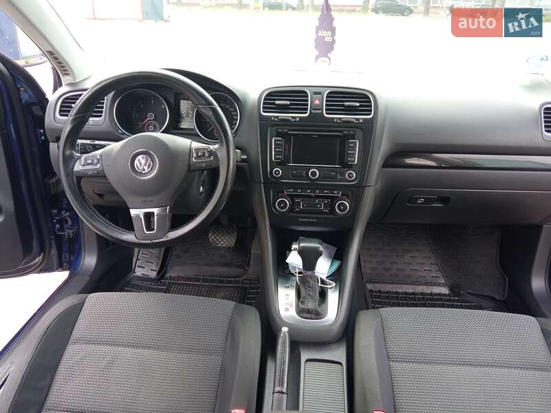 Универсал Volkswagen Golf 2010 в Гоще