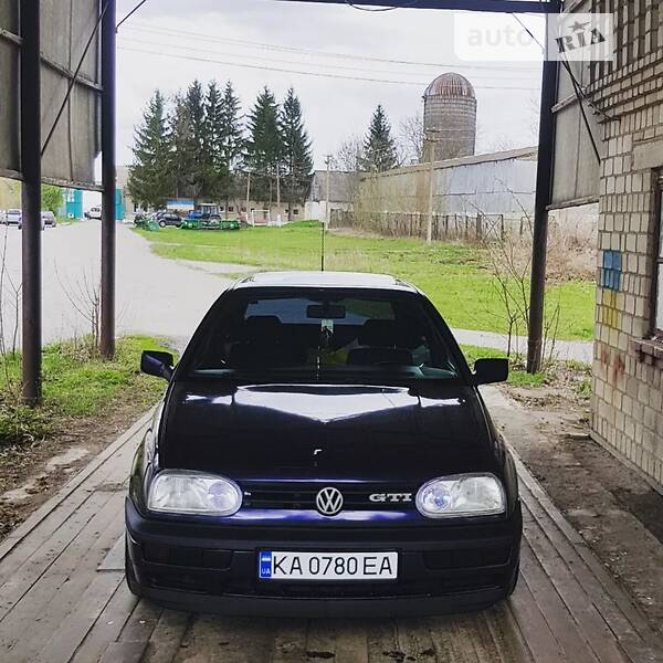 Хэтчбек Volkswagen Golf 1995 в Киеве