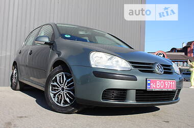 Хэтчбек Volkswagen Golf 2005 в Дрогобыче