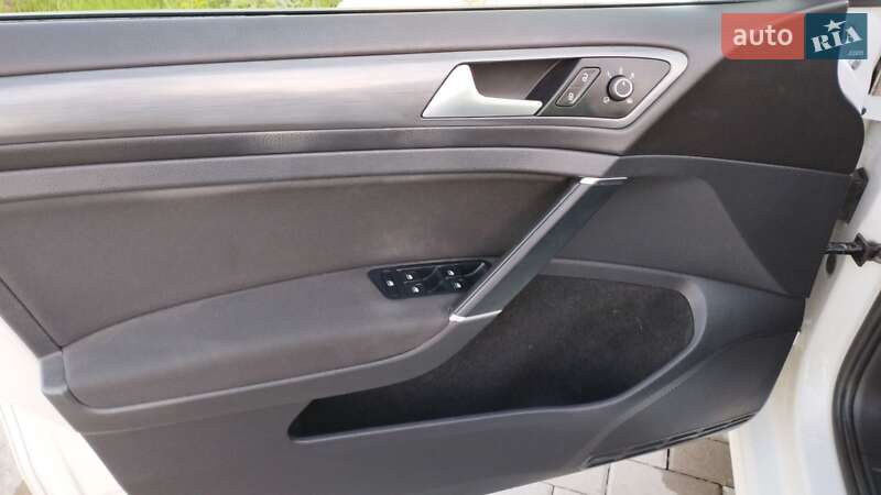 Універсал Volkswagen Golf 2017 в Хусті