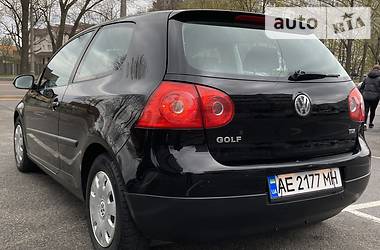 Хэтчбек Volkswagen Golf 2006 в Днепре