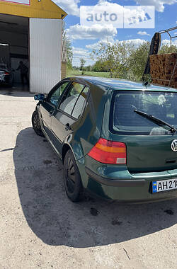 Хетчбек Volkswagen Golf 1999 в Чуднові