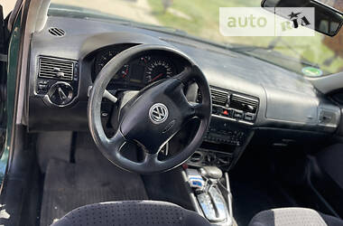 Хетчбек Volkswagen Golf 1999 в Чуднові