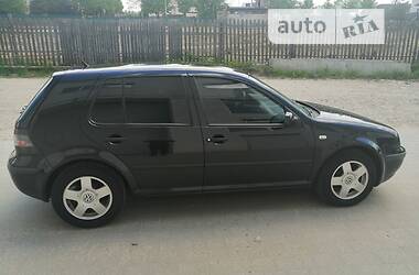 Хетчбек Volkswagen Golf 2001 в Долині