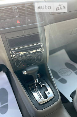 Универсал Volkswagen Golf 2003 в 