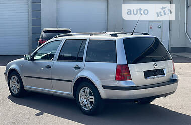 Универсал Volkswagen Golf 2003 в 