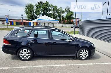 Універсал Volkswagen Golf 2012 в Житомирі