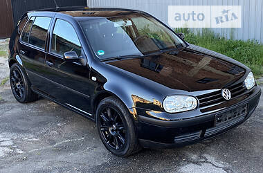 Хетчбек Volkswagen Golf 2003 в 