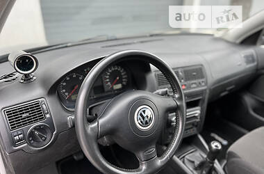 Хэтчбек Volkswagen Golf 2001 в Луцке