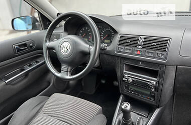 Хэтчбек Volkswagen Golf 2001 в Луцке