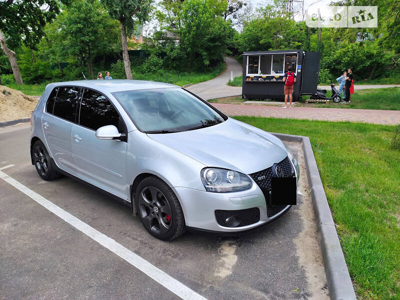 Хэтчбек Volkswagen Golf 2008 в Вышгороде