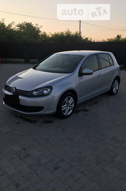 Хэтчбек Volkswagen Golf 2010 в Новоселице