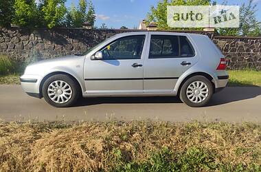 Хэтчбек Volkswagen Golf 2003 в Корсуне-Шевченковском