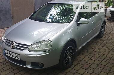 Хэтчбек Volkswagen Golf 2006 в Черновцах