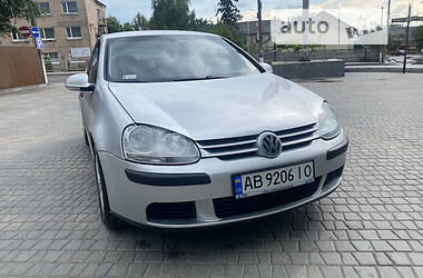 Хэтчбек Volkswagen Golf 2005 в Крыжополе