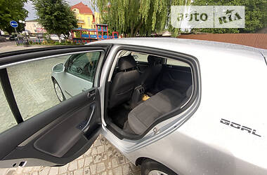 Хэтчбек Volkswagen Golf 2005 в Крыжополе