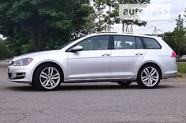 Універсал Volkswagen Golf 2015 в Дніпрі