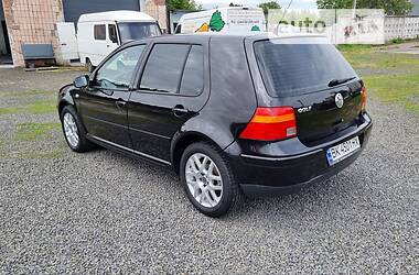 Хэтчбек Volkswagen Golf 2002 в Ровно