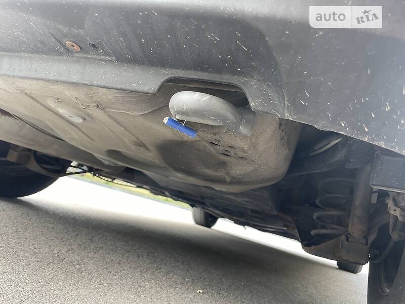 Хэтчбек Volkswagen Golf 2002 в Днепре