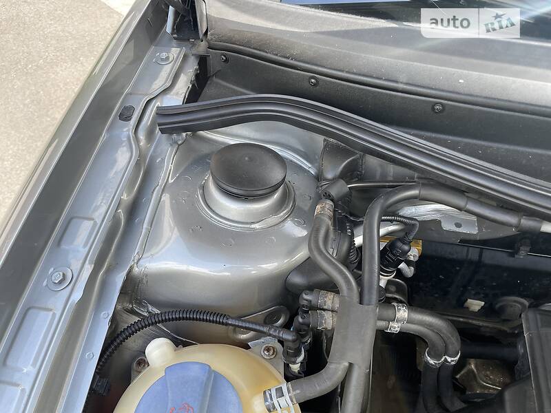 Хэтчбек Volkswagen Golf 2002 в Днепре
