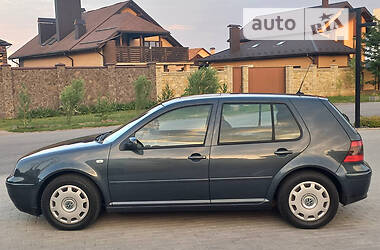 Хетчбек Volkswagen Golf 2002 в Вінниці