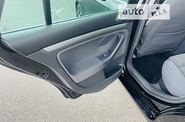 Универсал Volkswagen Golf 2009 в 