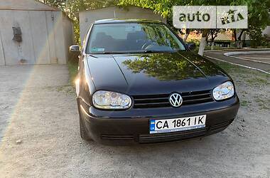 Хэтчбек Volkswagen Golf 2001 в Корсуне-Шевченковском
