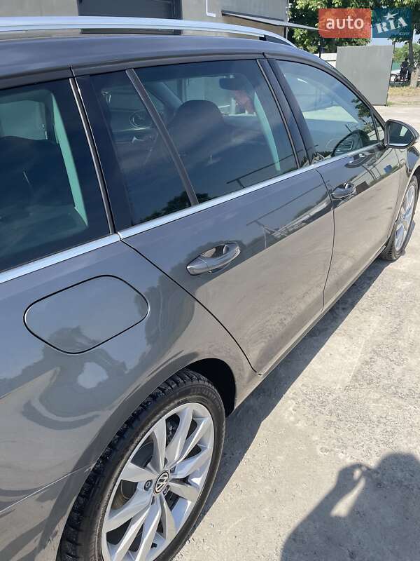 Універсал Volkswagen Golf 2017 в Новомиргороді