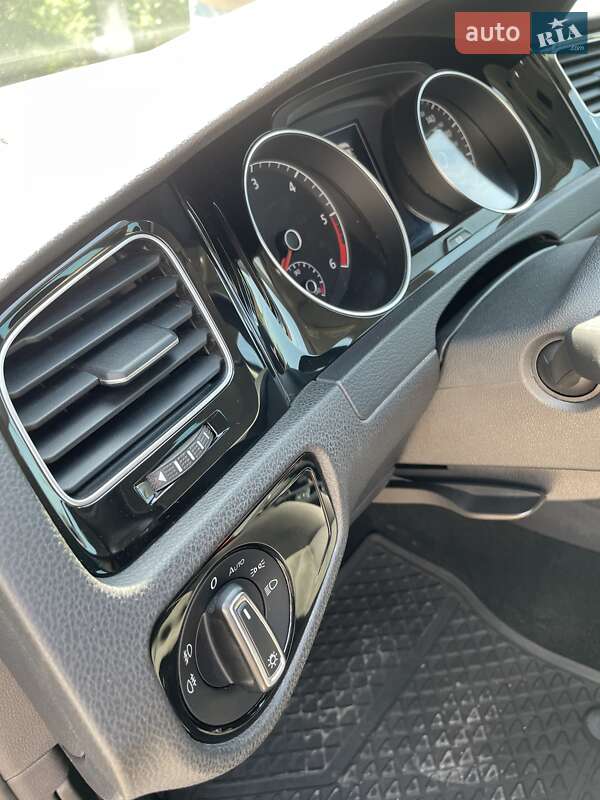 Універсал Volkswagen Golf 2017 в Новомиргороді