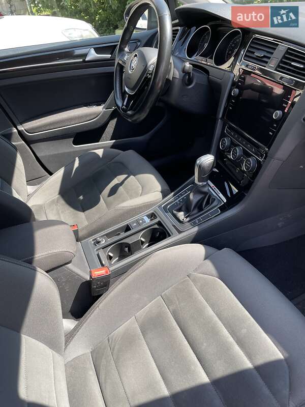 Універсал Volkswagen Golf 2017 в Новомиргороді