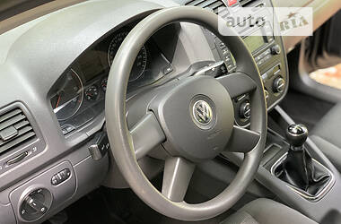 Хэтчбек Volkswagen Golf 2005 в Ивано-Франковске