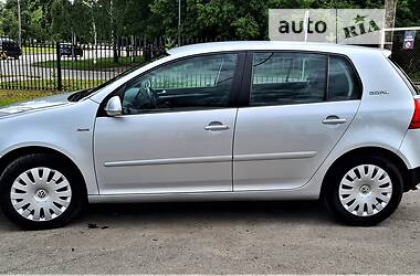 Хэтчбек Volkswagen Golf 2006 в Сумах