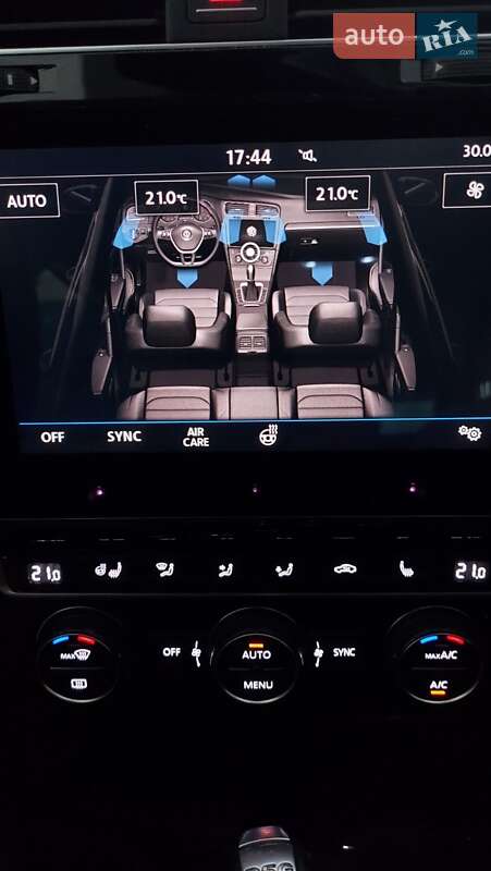 Універсал Volkswagen Golf 2017 в Новомиргороді