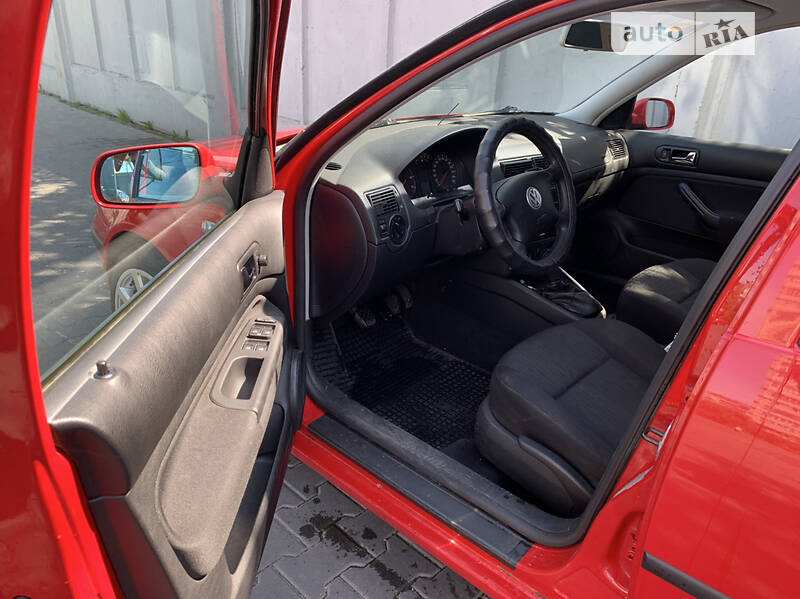 Универсал Volkswagen Golf 2004 в Житомире